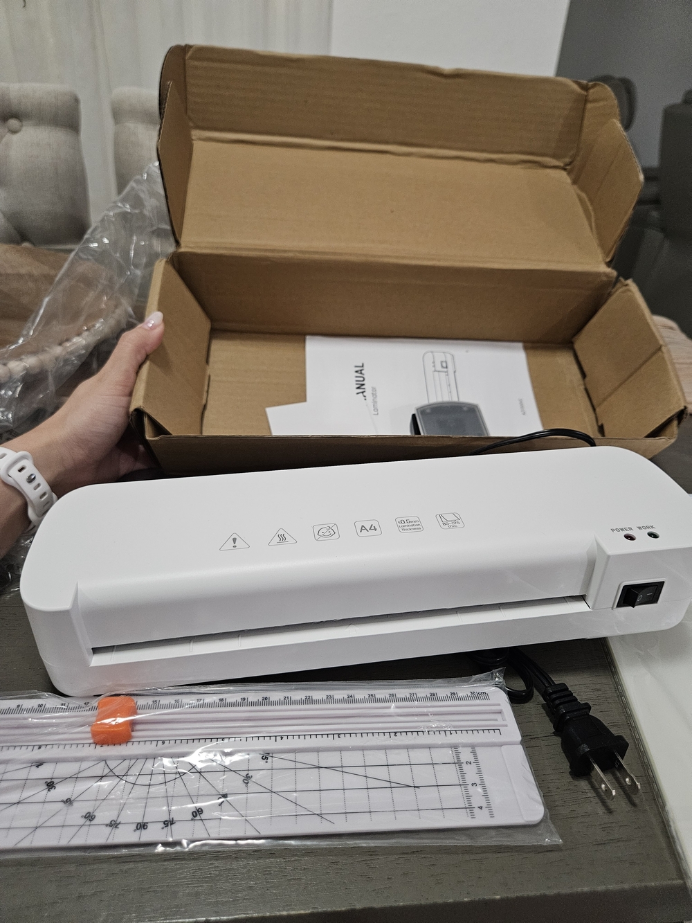 Portable White Laminator for A4 Documents - Compact Personal Laminating Machine